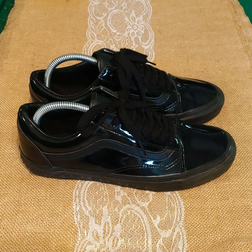 Vans Old Skool Studs Sidewall Men's Sneakers Sz 7.5, Patent Leather, Black - Picture 3 of 6